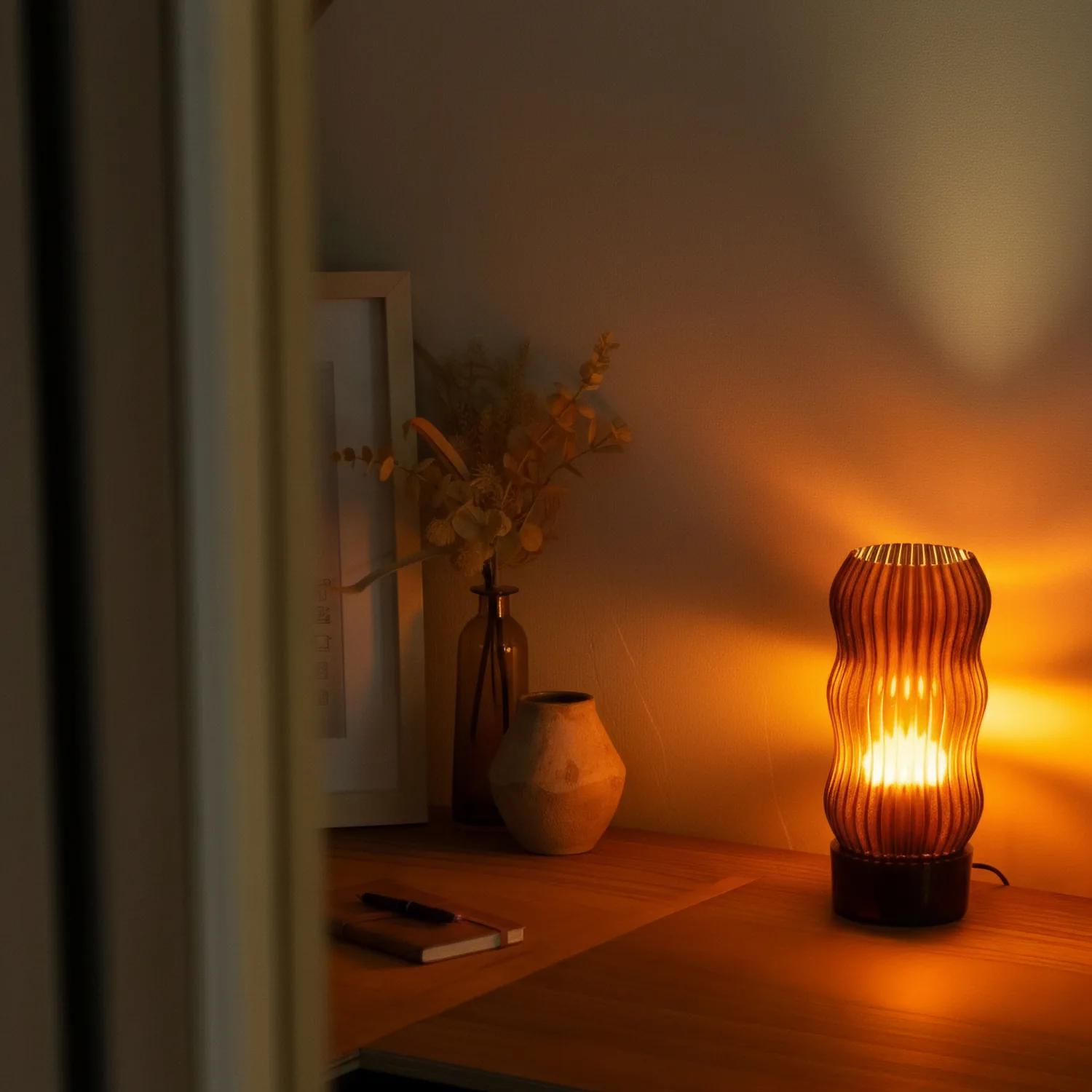wavy_japandi_tablelamp_cozy_li